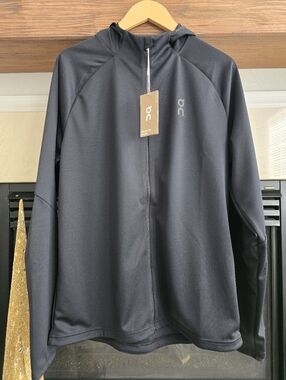 NWT On Cloud Zip Hoodie